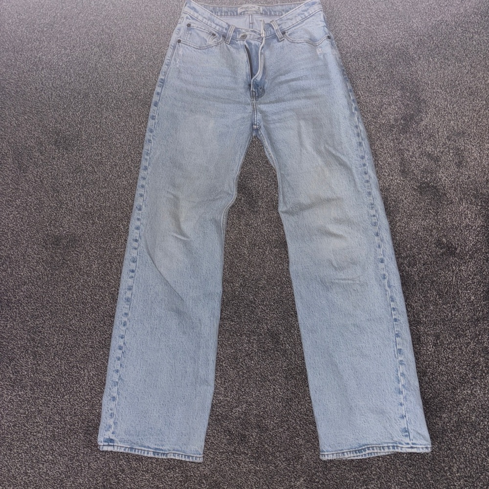 Abercrombie & Fitch Light Blue 90s Relaxed Jeans